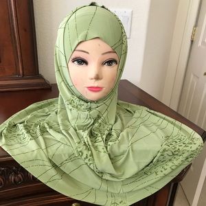 Women’s 2pieces Hijab wraps one size fits all.NWOT